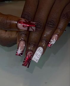 Christmas Nails Short Square Acrylic, Pink Christmas Nail Designs Short, Baddie Winter Nails, Cute Nails Red, Iconic Nails, Nail Design Christmas, Christmas Nails Ideas, Classy Acrylic