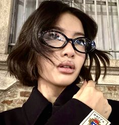 Tortoise Shell Glasses Women, Steph Hui, Outfit Ideas Office, 90s Fine, Office Outfit Inspiration, 90s Glasses, Corporate Outfit, Siren Aesthetic, Instagram Office