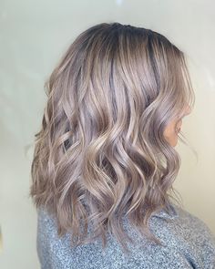 KIAHNALANI HAIR STUDIO | That Mushroom Blonde 🤩🤩🤩 I created this look doing a full foil of teasy highlights, with balayage in between using @redken flash lift... | Instagram Mushroom Blonde Ombre, Highlights With Balayage, Teasy Highlights, Mushroom Brown Hair, Mushroom Blonde, Full Foil, Mushroom Hair, Purple Ombre Hair, Dark Purple Hair