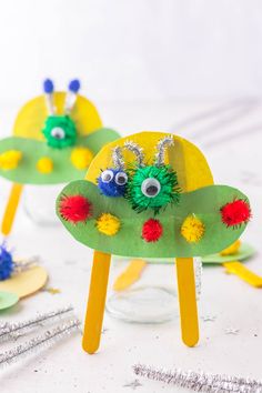 the paper plate crafts are made to look like caterpillars with eyes on them