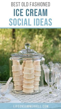 Outdoor ice cream social decorating ideas.  Old fashioned vintage retro theme Ice Cream Social Decorations, Ice Cream Social Ideas, Summer Party For Kids, Ice Cream Sauces, Ice Cream Sundae Party, Ice Cream Social Party, Sundae Party, Ice Cream Sauce