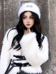 The price is for a beret only, others are not included.  Garment Size   	 		 			Size 			Free Size 		 		 			Head Circumference 			56-58 White Winter Beret Cap, White Winter Beret, White Mini Hats For Winter Party, Taobao Brands, White Y2k, Silver Dragon, Head Circumference, Free Size, Dress Length