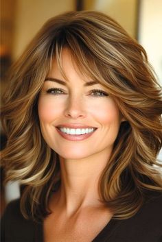 Brunette Hair With Highlights, Haircut For Older Women, Hairstyles Over 50, Hair Design, Medium Length Hair Cuts, Brunette Hair, Layered Haircuts, Hair A, Hair Designs