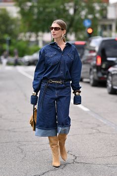 Macrame Bookmarks, Full Body Poses, Sydney Fashion Week, Trendy Fall Fashion, Beach Blouse, Milan Fashion Week Street Style, Street Style 2016, Berlin Fashion Week, Berlin Fashion