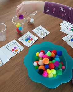 Images By Natalija Šustek On Conceptos Matematicos 685 Pom Pom Patterns, Stem Activities Kindergarten, Kindergarten Stem, Easter Paintings, Preschool Planning, Playbased Learning, Toddler School, Clear Cups