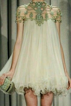 Marchesa Spring, Couture Embroidery, Monique Lhuillier, Marchesa, Fashion Details, Couture Fashion, Pretty Dresses, Runway Fashion