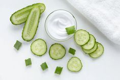 Cucumber Beauty, Cucumber Mask, Cucumber On Eyes, Winter Beauty Tips, Ard Buffet, Homemade Mask, Beauty Tips For Face, Beauty Tips For Hair, Eye Makeup Tips