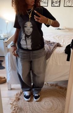 Baggy Shirt Outfit Women, Sade Shirt Outfit, Outfit Inspo Winter Street Fashion, Gray Baggy Jeans Outfit, Where To Get Streetwear Clothes, Dressing For The Female Gaze, Appropriate School Outfits, Outfits With Oversized Shirts, Calm School Fits