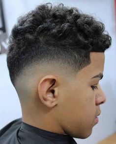 Coupe avec dessus bouclé et côtés rasés Ideas For Haircuts, Haircuts Designs, Big Meech, Haircuts For Kids, Soul Hair, Male Haircuts, Haircuts For Boys