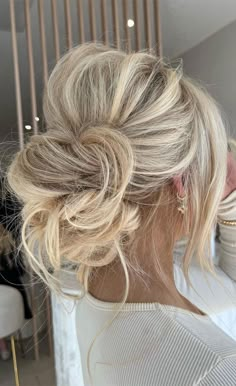 Chic Updos To Elevate Your Hair Game : Timeless Messy Low Bun Higher Updos, Long Hair Updos, Messy Low Bun, Chignon Simple, Bridesmaid Hair Inspo, Shower Hair, Wedding Hair Up, Guest Hair, Mother Of The Bride Hair