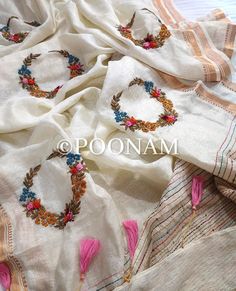 Wedding Saree Silk, Indian Wedding Saree, Linen Silk Saree, Off White Saree, Resham Embroidery, French Knot Embroidery, Designer Silk Sarees, Basic Mehndi Designs, Saree Silk