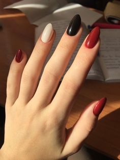 Wow. Beautiful Colour combination. Dark Acrylic Nails, Nagel Stamping, Red Halloween, Unghie Sfumate, Solid Color Nails, Red Acrylic Nails, Black Nail, Dream Nails, Stiletto Nails