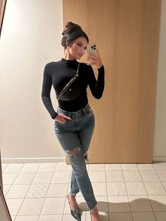 Fall Date Night Outfit, Fall Date Night, Fall Dates, High Rise Mom Jeans, Mom Jean