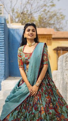 Skirts Traditional Indian, Pattu Langa Oni Designs, Choli Designs For Lehenga, Netted Half Sarees, Green Lehanga Outfit, Half Saree Lehenga Kalamkari, Blouse For Half Saree Designs, Kalmkari Pattern Lehenga, Saree To Lehanga Ideas