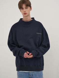 Editor's NotesV2’s sweatshirt gives casual look with turtleneck design and ‘freedom’ lettering print in chest.- Turtleneck sweatshirt- Oversized fit- Long sleeves- Ribbed cuffs- ‘Freedom’ lettering print in chest- Logo label in backMeasurements(in.)1(M) / 2(L)- Shoulder: 29.5in. / 30.3in.- Chest: 28.3in. / 29.1in.- Armhole: 11.8in. / 12.0in.- Sleeve: 25.2in. / 25.6in.- Length: 28.7in. / 29.1in.*Model Info: 6’ Top 100 Bottom 28 Fitting Size 2(L)Composition & Care- 100% Cotton- Dry clean recom Urban Sweatshirt With Funnel Neck And Ribbed Cuffs, Streetwear Turtleneck Sweatshirt With Ribbed Cuffs, Streetwear Funnel Neck Sweater With Ribbed Cuffs, Funnel Neck Sweater With Ribbed Cuffs For Streetwear, Streetwear Funnel Neck Sweatshirt With Ribbed Collar, Streetwear Sweatshirt With Funnel Neck, Cotton Turtleneck Sweatshirt For Streetwear, Streetwear Funnel Neck Top With Ribbed Cuffs, Oversized Turtleneck