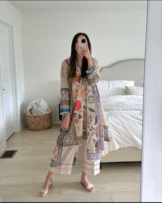 Simple Dress Casual, Maxi Dress Designs, Oversized Puffer, Pakistani Fashion Casual, 2024 Outfits, Style Guru