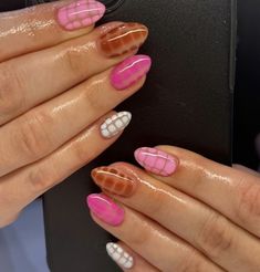 Blooming Gel Croc Nails, Pink Blooming Gel Nails, Pink Inspired Nails, Pink Croc Nails, Blooming Gel Nails, Blooming Gel Nail Art, Croc Nails, Snake Skin Nails, Sponge Nails