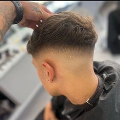 Short Low Fade Haircut Men, Mid Fade Haircut Men Black, Mid Fade Fringe, High Drop Fade, Low Fade Redondo, Messy Fade, Buzz Cut With Fade, Mid Fade En V, Middle Fade