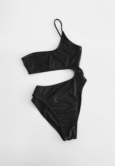 Coehlo One Piece Black in miami Black Bodysuit For Beach Season Sunbathing, Black Beachwear Bodysuit For Pool, Black Bodysuit For Sunbathing And Beach Season, Black One-piece Bodysuit For Sunbathing, Black Beachwear Bodysuit For Sunbathing, Black One-piece Swimwear With Lined Body, Black One-piece Swimsuit For Sunbathing, Black Bodysuit For Pool And Beach Season, Black Pool Bodysuit With Lined Body