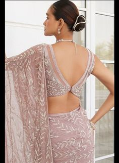 Cream Saree Combination Blouse, Backless Designer Blouse, Choli Back Design Blouse Styles, Farewell Blouse Ideas, Sleeveless Back Blouse Designs, Backless Blouse Design, Stylish Blouse Design Stylish Blouse Design Unique, Reception Blouse Design, Saree Blouse Back Designs Latest