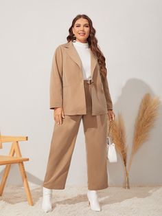 Plus Size Pant Suits For Women Business, Plus Size Fall Blazer Outfits, Formal Pant Suits For Women Plus Size, Beige Suit Women Classy, Corporate Casual Women Plus Size, Plus Size Formal Outfits For Work, Blazer Big Size Women, Woman Suit Plus Size, Plus Size Beige Outfit