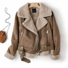 Fake Leather Jacket, Estilo Chic, Motorcycle Outfit, Vintage Fur, Brown Coat, Brown Jacket, Warm Coat, Leather Jackets Women, Look Plus