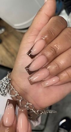 Stile Kylie Jenner, Acrylic Nails Nude, Brown Acrylic Nails, French Tip Acrylic Nails, Short Square Acrylic Nails, Acrylic Nails Coffin Short, Short Acrylic Nails Designs, Short Acrylic, Neutral Nails