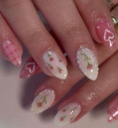 Cute Almond French Nails, Hearts Design Nails, Short Almond Nails Designs Pink, Pastel Cute Nails, Simple Blush Nails, Cutesy Nail Designs, Nails Inspo Coquette, Fun Almond Nail Designs, Soft Feminine Nails