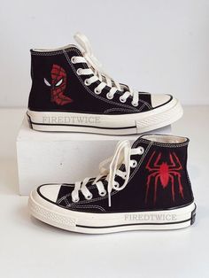 Painting Converse Ideas, Spiderman Shoes Converse, Painting On Converse, Spider Man Things, Painting Shoes Idea, Spider Man Converse, Shoes Painting Ideas, Spider Man Clothes, Spider Man Stuff