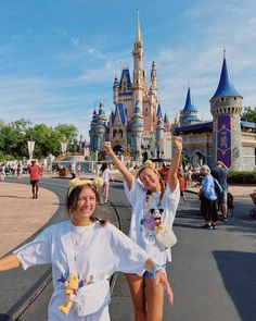 Magic Kingdom Pictures, Disney World Pictures Ideas, Photo Dump Instagram, Magic Kingdom Outfit, Dump Instagram, Disney Park Outfit