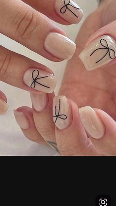 Manicure White Design, Bow Nail Inspo Short, Bow Toe Nail Designs, Cute Bow Nail Designs, Milky Nail Ideas, Nails Bows Design, Gel Nails Ideas Korean, Bows Nails Design, Nail Inspo Squoval Short