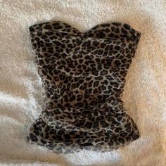 Leopard print tube tops - Aesthelook Fittings Aesthetic, Trendy Leopard Print Tops For Night Out, Trendy Leopard Print Tops For Party, Mode Gyaru, 00s Mode, Mcbling Fashion, Urban Beauty, Beauty Shopping, Y2k Crop Top