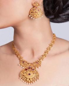 Saroja Antique Necklace Set | Beautiful Indian Necklace Set At Best Price - Tarinika Necklaces Indian, Antique Engagement Ring, Indian Necklace, Gold Bride Jewelry, Indian Jewelry Sets