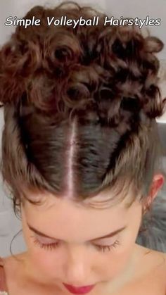 Explore 20+ simple volleyball hairstyles that are easy, secure, and perfect for keeping your hair in place during practice or games! Sleek Braid, Volleyball Poses, Bubble Ponytail, Double Braid