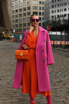 Mode Purple, Blair Eadie, Colour Combinations Fashion, Atlantic Pacific, Dress Guide, Colour Blocking, Pink Coat, Coat Outfits