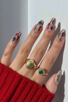 Festive Nails Christmas, Different Color Nails, Bright Red Nails, Festive Nail Designs, Cute Short Nails, Solid Color Nails, Red Christmas Nails, Cute Christmas Nails, Christmas Gel Nails