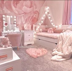 Light Pink Rooms, Gold Room, Luxury Room Bedroom, Room Makeovers, Classy Bedroom