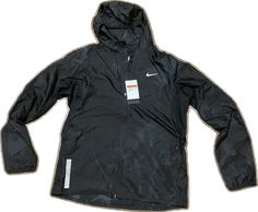 Nike Black Outerwear For Hiking, Nike Black Waterproof Outerwear, Nike Waterproof Windbreaker For Fall, Nike Tech Jacket, Nike Sports Jacket, Nike Hoodie Men, Vintage Style Jacket, Nike Sportswear Mens, Nike Windrunner