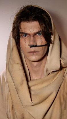 Dune Diy Costume, Dune Costumes Halloween, Dune Makeup Look, Dune Inspired Makeup, Iconic Looks Fashion Celebrity