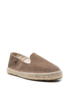 taupe brown canvas round toe embroidered logo to the side branded insole braided raffia sole slip-on stylePlatform 1 in / 2,5 cmGender: MenMaterial: LINING: CANVAS 100%, JUTE 100% OUTER: FABRIC 100% SOLE: RUBBER 100%Color: GreyMade in: ESProduct ID: G96C0VINTAGETAUPE*Import tax/duty will be calculated at checkout (If applicable) Embroidered Canvas, Versace Handbags, Luggage Bags Travel, Flip Flop Slippers, Dove Grey, Brown Canvas, Flat Espadrilles, Women Men Shoes, Boots And Sneakers