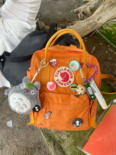 Fjall Raven Kanken Aesthetic, Cute Mini Backpack Aesthetic, Kanken Mini Aesthetic, Kanken Sling Bag Outfit, Fjallraven Kanken Aesthetic, Kanken Backpack Aesthetic, Kanken Backpack Mini, Kanken Aesthetic, Kanken Bag