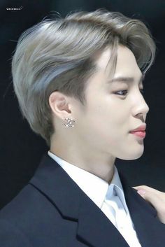 Park Jimin Cute, Jimin Wallpaper, Side Profile, Bts Lockscreen, Bts Members, Album Bts, Grey Hair