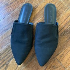 Jenni Kayne Black Suede Mule - Size 39 (9us) - Never Been Worn - Excellent Condition Jenni Kayne, Suede Mules, Mule Clogs, Mules Shoes, Black Suede, Women Shoes, Women Shopping, Black, Color