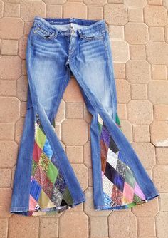 Denim Hacks, Altering Jeans, Jeans Refashion, Pattern Jeans, Boho Denim, Look Retro, Diy Fashion Clothing