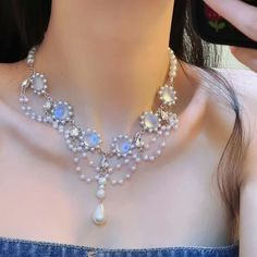 Length: 41-50cm Layered Choker Necklace For Party, Pearl White Clavicle Chain Choker, Wedding Rhinestone Clavicle Necklace In Alloy, Elegant Alloy Crystal Necklaces, Jeweled Alloy Choker Necklace, White Alloy Choker Jewelry, Rhinestone Bridal Choker Necklace, Party Pearl Necklace With Alloy Chain, Party Pearl Drop Alloy Jewelry