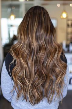 Dimensional cinnamon brown hair with warm, rich tones for a vibrant and healthy look. Brown Hair Ideas, Hair Ideas For Brunettes, Dimensional Hair Color