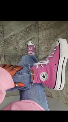 Pink Converse Outfit, Back To School Shoes, Trendy Shoes Sneakers, Preppy Shoes, Pink Converse, Outfits With Converse, Cute Nike Shoes