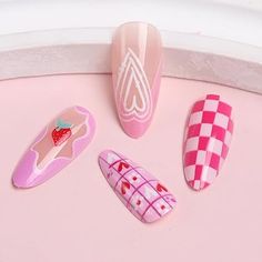 Romantic Design for Valentine's Day -- Valentine's Day heart-shaped fake nails feature a romantic and sweet feeling. The heart-shaped design can come in different colors and patterns, such as red, pink, or studded with diamonds, to attract attention and highlight the theme of Valentine's Day.💕💅
#fall #nails #autumn #nailart #nature #nailsofinstagram #beauty  #ValentinesNails #ValentinesDayNails #NailInspiration #NailGoals #LoveInTheDetails