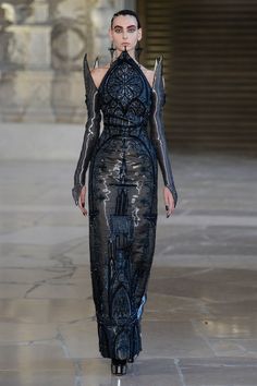 Art Dresses, Show Art, Guo Pei, Fashion Design Collection, Dark Gothic, Looks Street Style, Art Dress, Runway Collection, Vogue Fashion