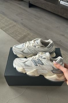 Trainers New Balance, Nb 9060 Sea Salt, Cool New Balance Sneakers, New Balance Cute Shoes, Off White New Balance Shoes, Aesthetic Sport Shoes, New Balance Sport Shoes, New Balance Aesthetic Shoes, New Shoes Aesthetic